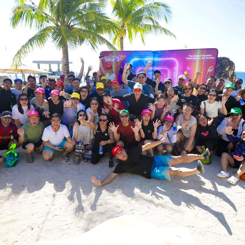 apac-team-beach.jpg